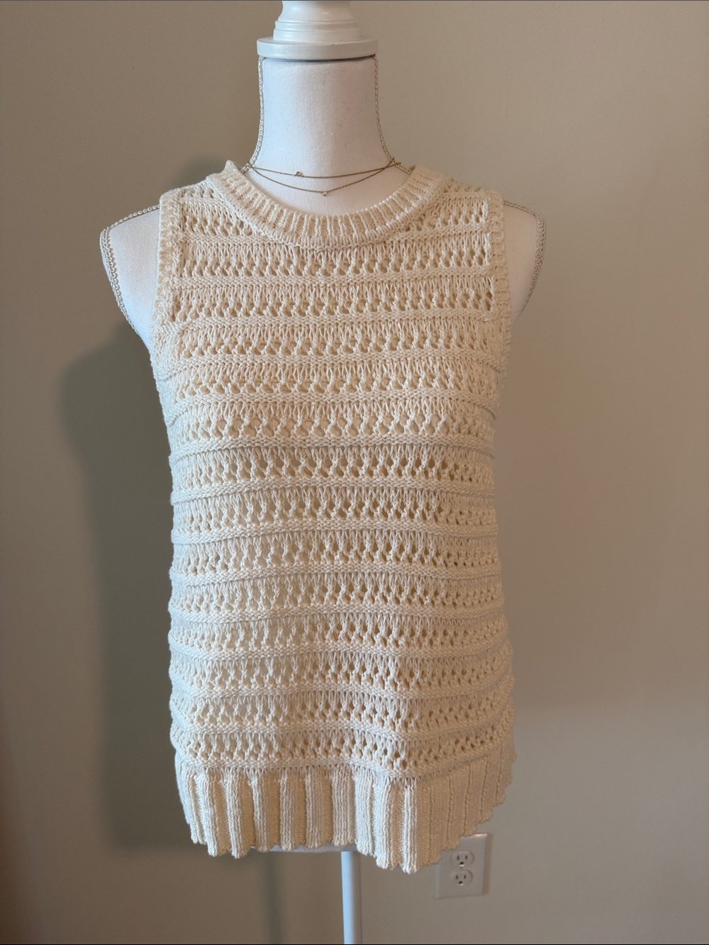 Veronica Beard Cream Crochet Knit Sleeveless Sweater Vest